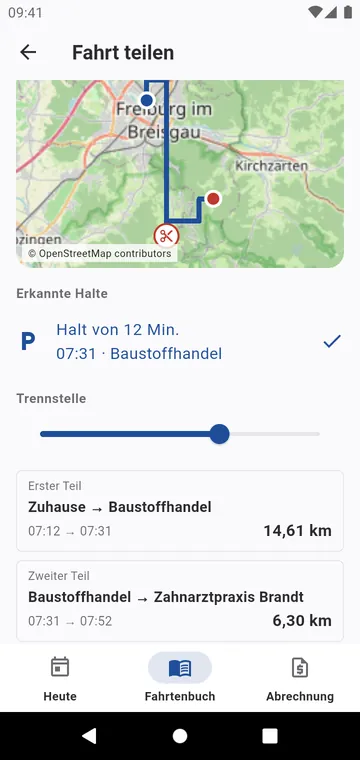 Eine Fahrt an einem Halt auf ihrer Strecke teilen